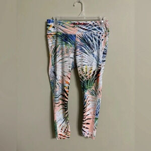 Fabletics Size Small Tropical Printed Capri Leggings Workout Gym Yoga